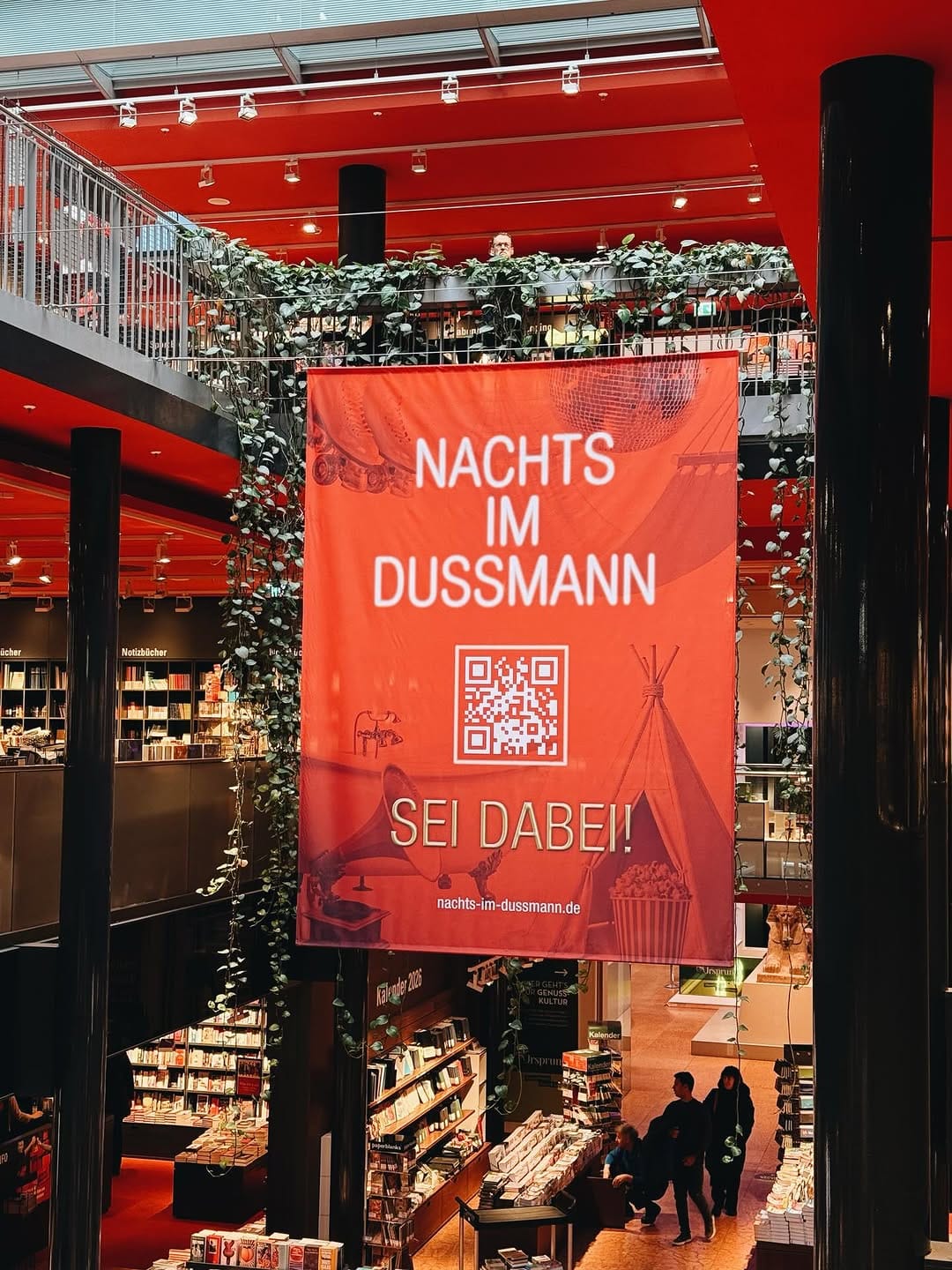 Post 8 by Dussmann das KulturKaufhaus on Instagram (image)