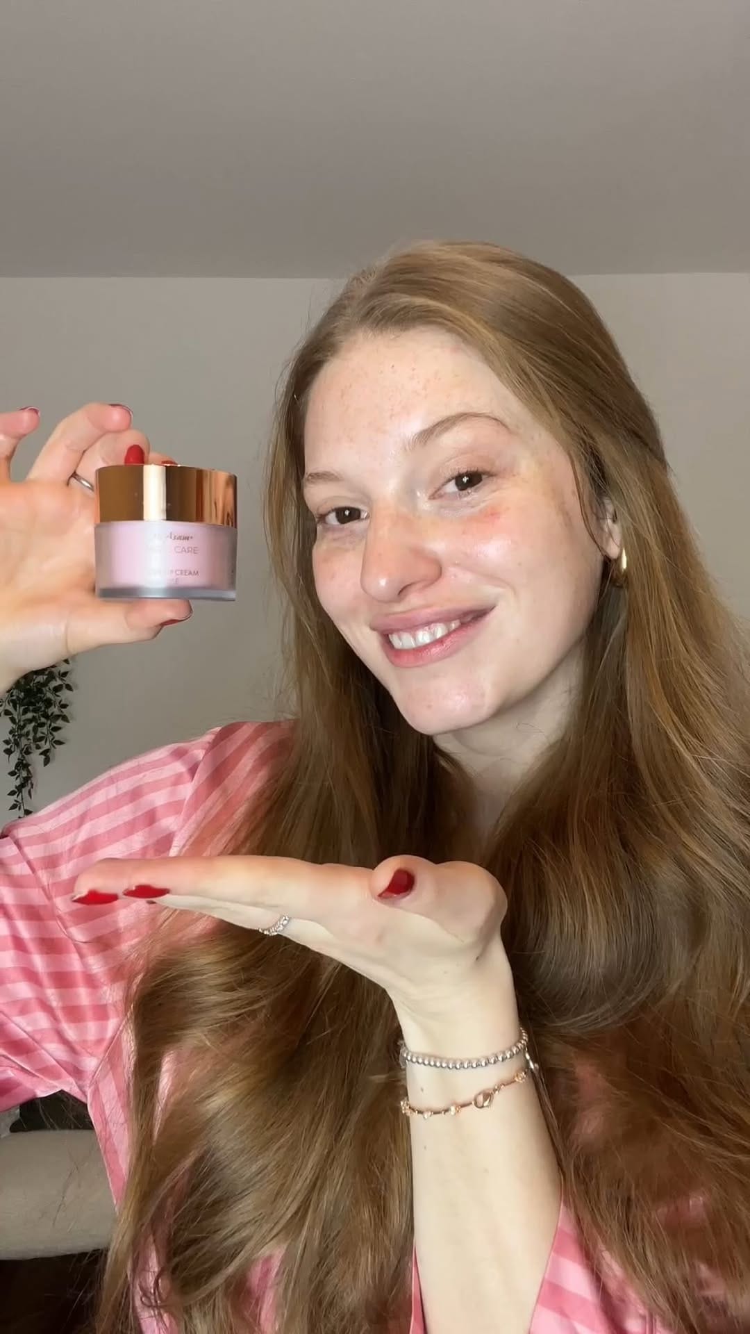 Post 8 by Asambeauty on Instagram (video)