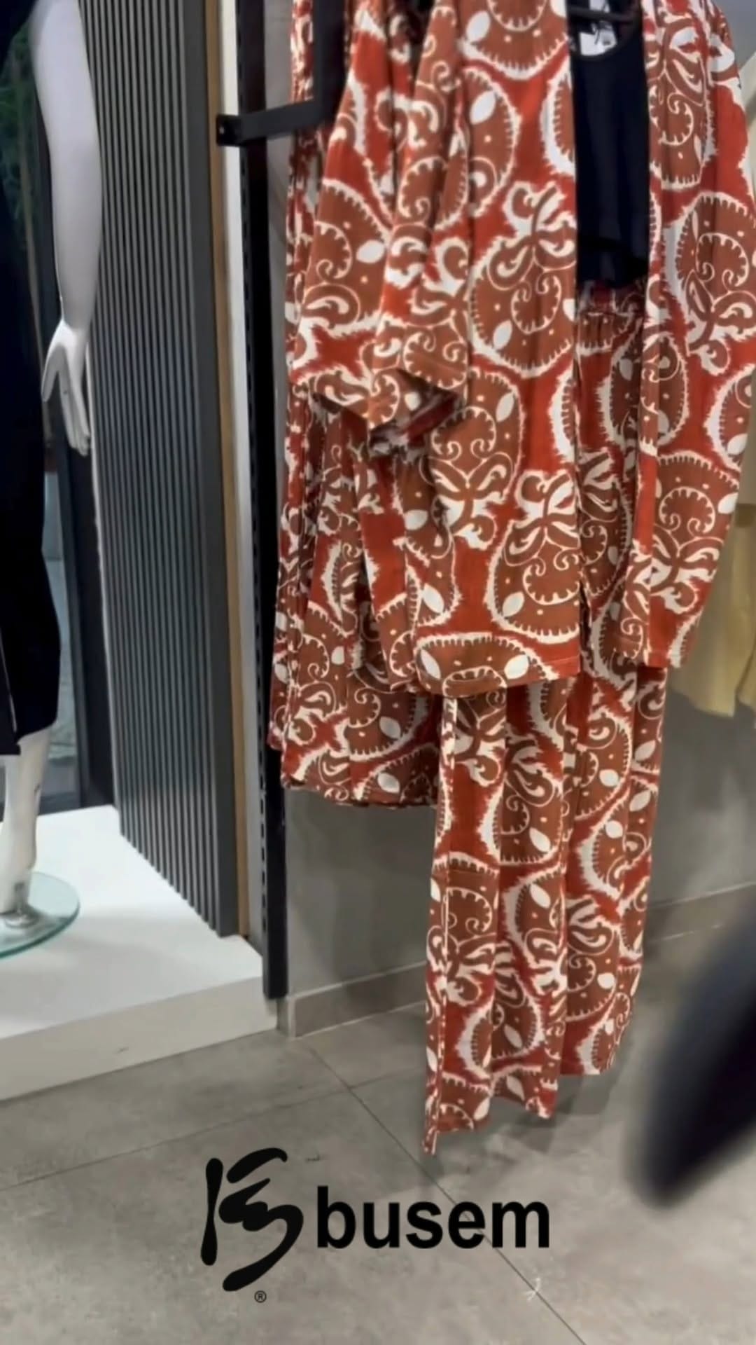 Post 4 by Busem Store on Instagram (video)