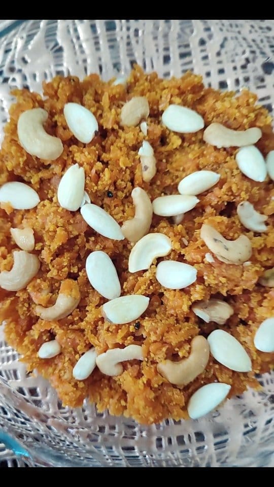 Post 3 by Desi Essentials on Instagram (video)
