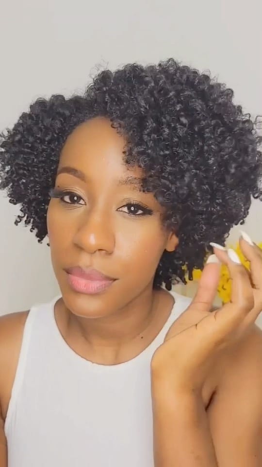 Post 9 by Kinky Tresses #4CHair Product on Instagram (video)