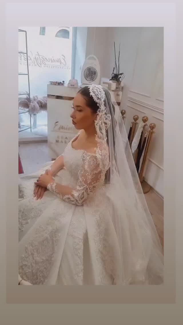 Post 6 by EMİNE DUMAN on Instagram (video)