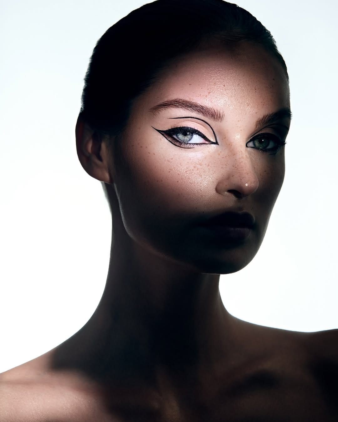 Post 8 by Jana Charbonnier   | Model & Creatorin on Instagram (carousel)