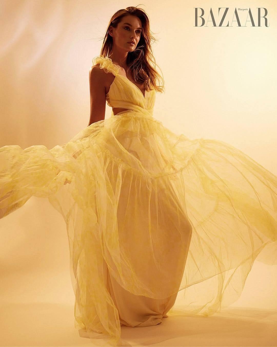 Post 5 by Jana Charbonnier   | Model & Creatorin on Instagram (carousel)