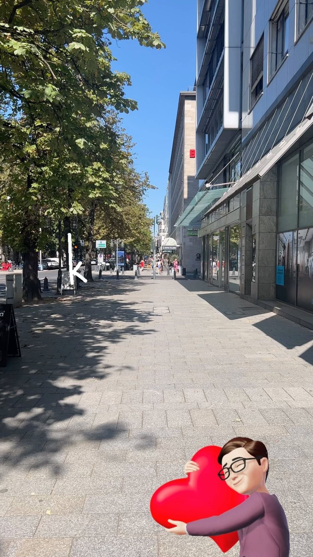 Post 5 by KÖNIGSALLEE Düsseldorf on Instagram (video)