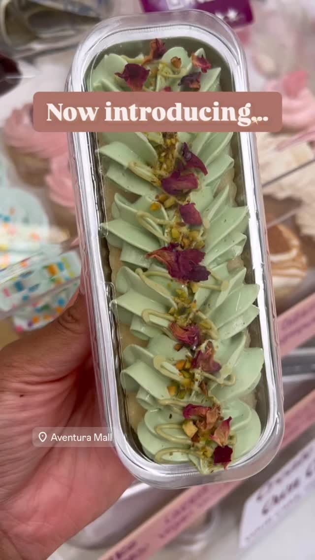 Post 5 by Kimone’s Cake Art Studio on Instagram (video)