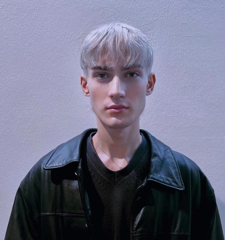 Post 5 by Viktor Leske Berlin on Instagram (image)