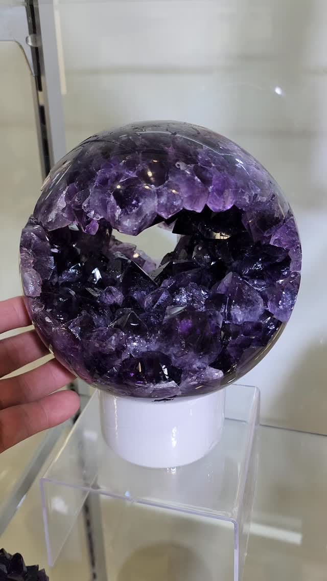 Post 1 by MAGIC QUARTZ on Instagram (video)