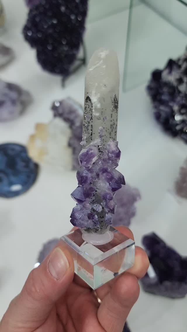 Post 10 by MAGIC QUARTZ on Instagram (video)