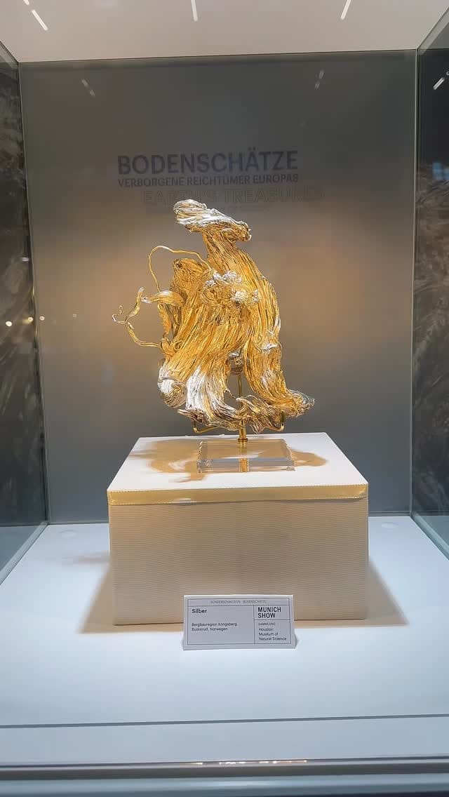 Post 6 by MAGIC QUARTZ on Instagram (video)