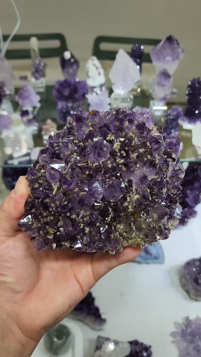 Post 9 by MAGIC QUARTZ on Instagram (video)