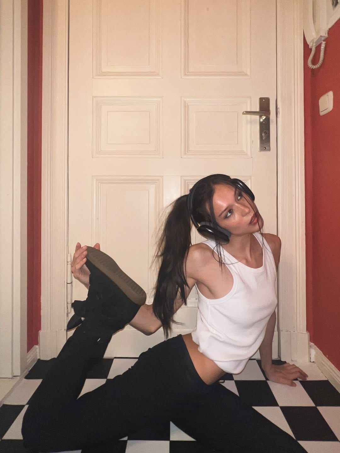 Post 4 by 𝖆𝖎𝖒𝖊𝖊-𝖑𝖊𝖊 𝖆𝖐𝖆. 𝖆𝖎𝖒𝖘 🦇 on Instagram (carousel)