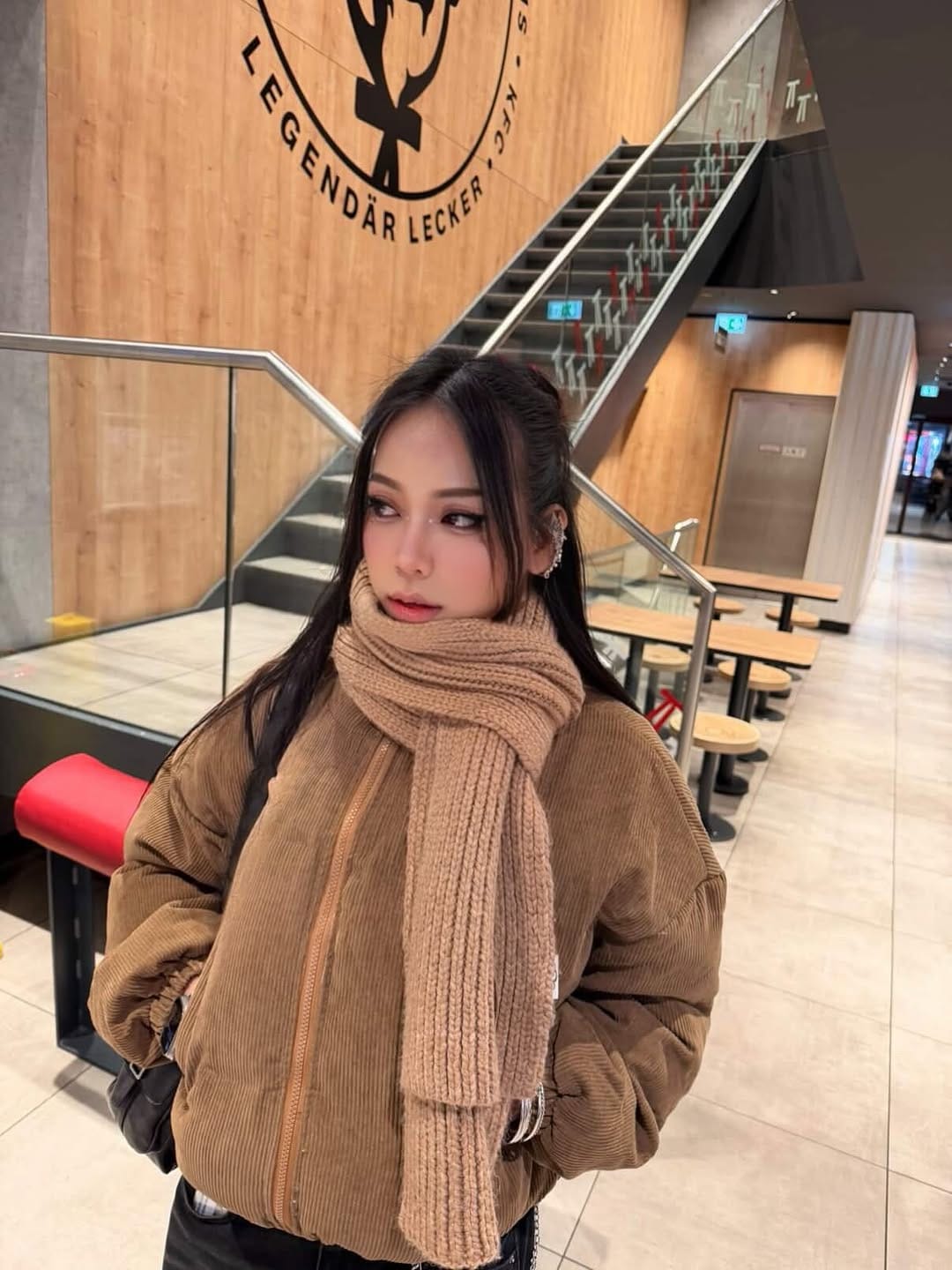 Post 6 by Thanyamat Niemsong on Instagram (carousel)