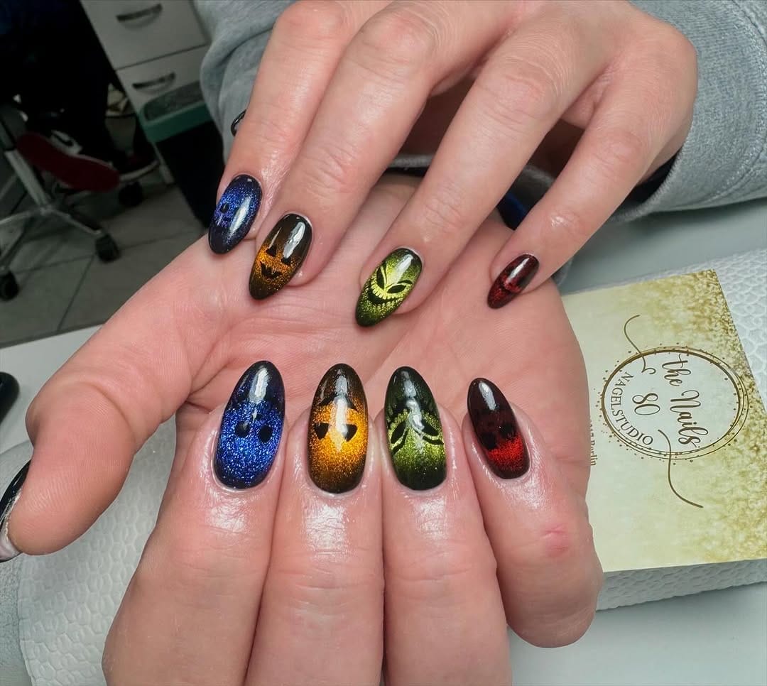 Post 8 by The Nails 80 on Instagram (carousel)