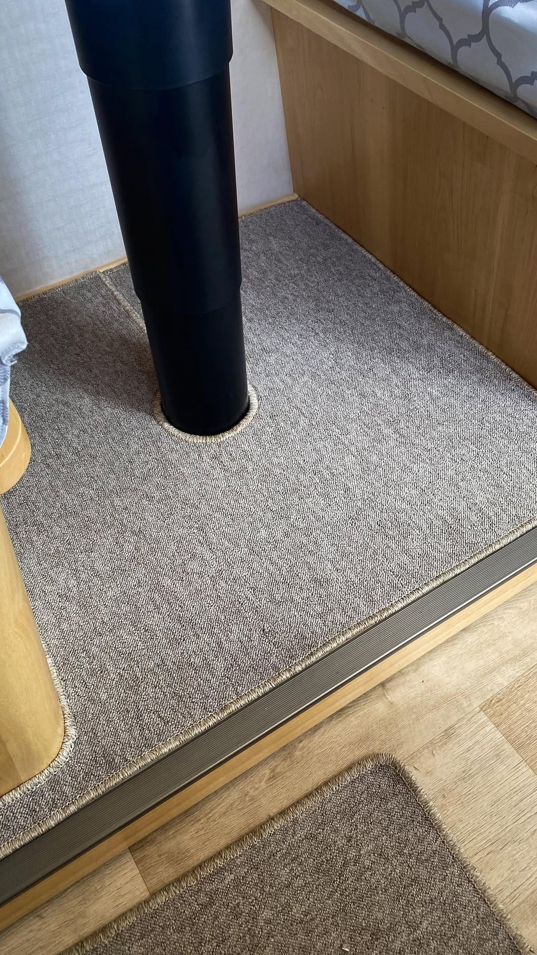 Post 2 by Latina Haus Tapetes Carpetes on Instagram (video)