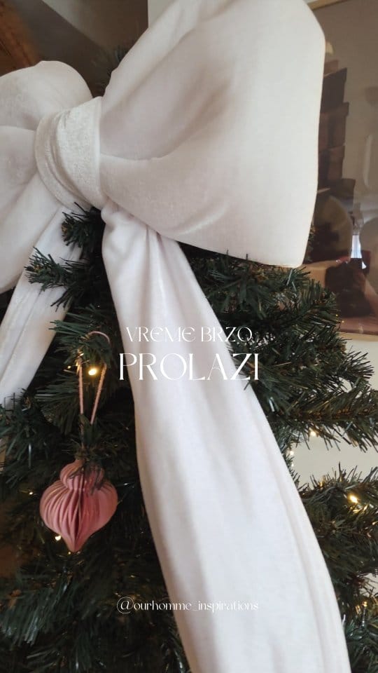 Post 10 by 𝐽𝑒𝑙𝑒𝑛𝑎 on Instagram (video)
