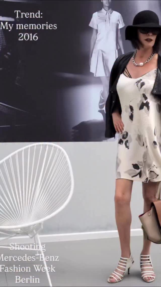 Post 3 by Mo Warns on Instagram (video)