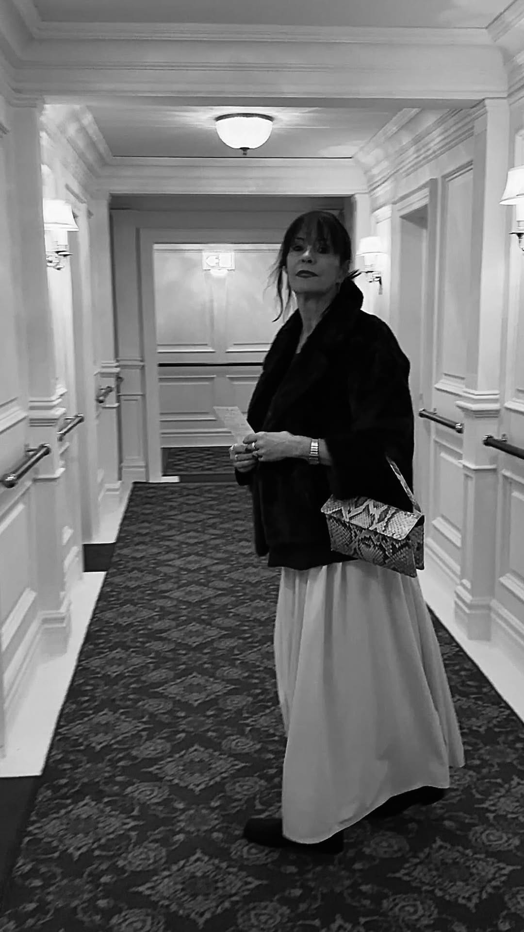 Post 1 by Mo Warns on Instagram (video)