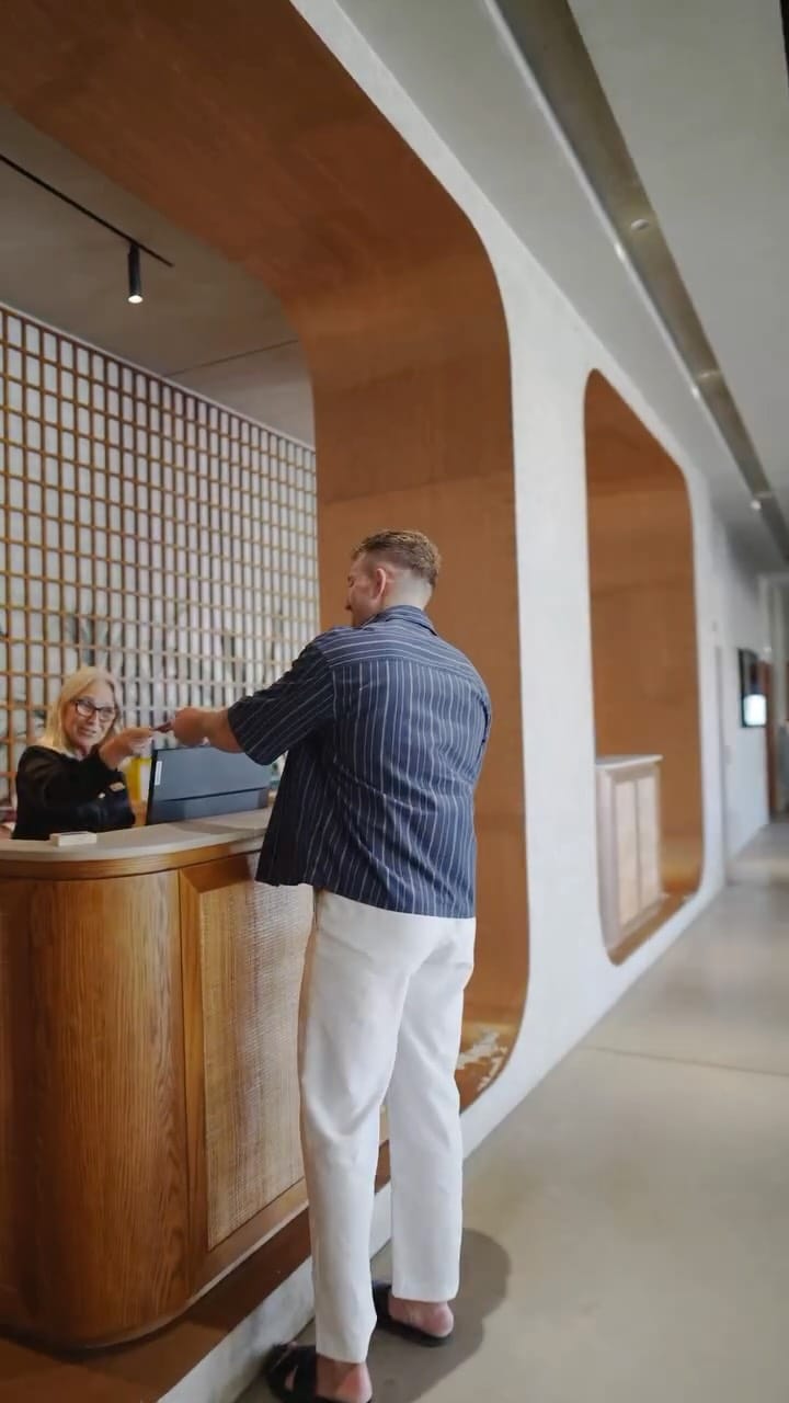Post 3 by Hannes Münzer on Instagram (video)
