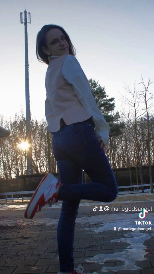 Post 3 by Marie-Madelaine on Instagram (video)