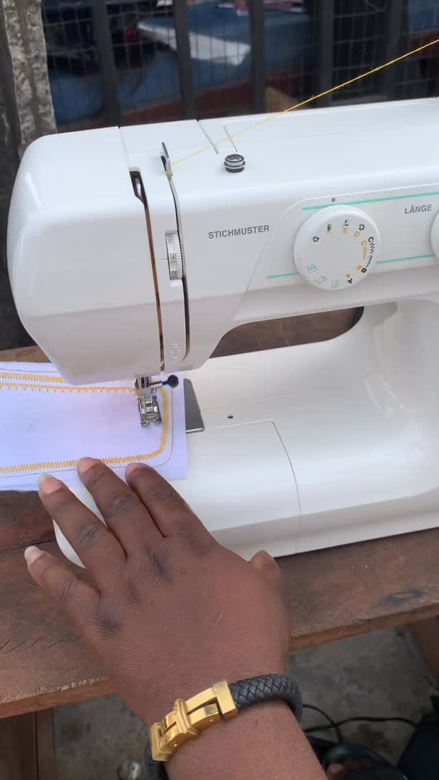 Post 4 by SEWING MACHINE AND MANNEQUINS on Instagram (video)