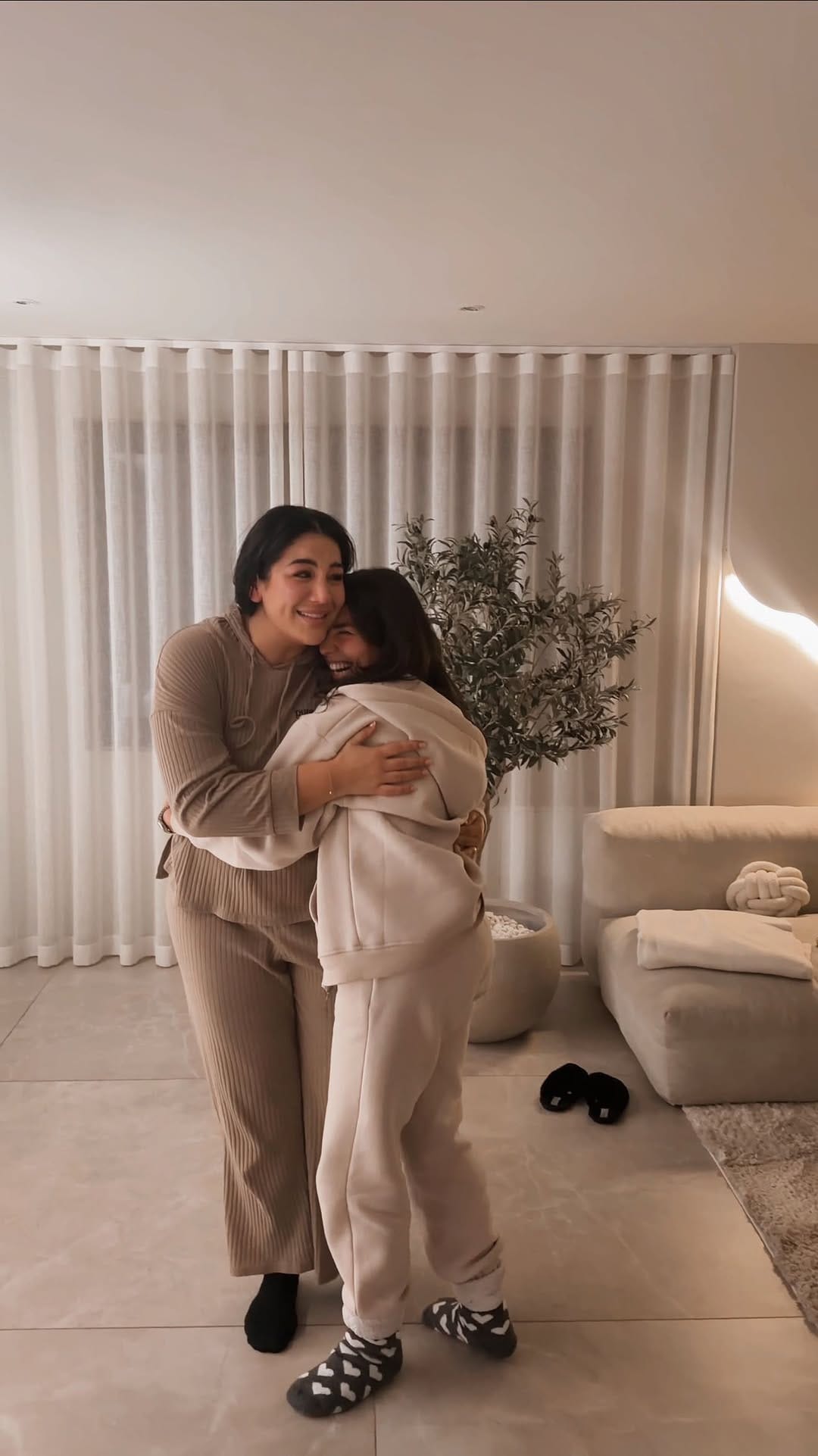 Post 8 by D I L A N  U C A R on Instagram (video)