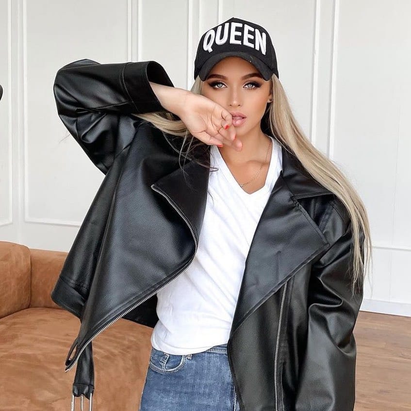 Post 2 by 𝒦𝓇𝒾𝓈𝓉𝒾𝓃𝒶 𝒮𝑜𝓉𝓃𝒾𝓀 on Instagram (image)