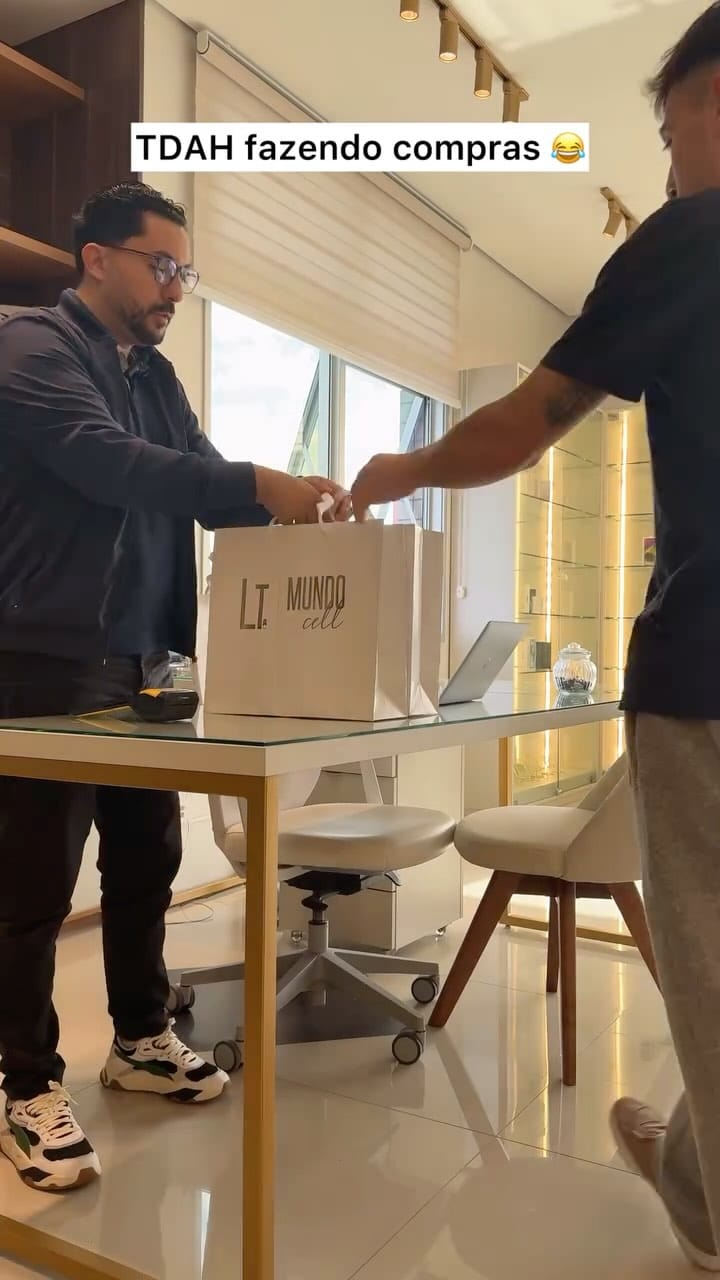 Post 9 by Apple - iPhone, Macbook e Watch on Instagram (video)