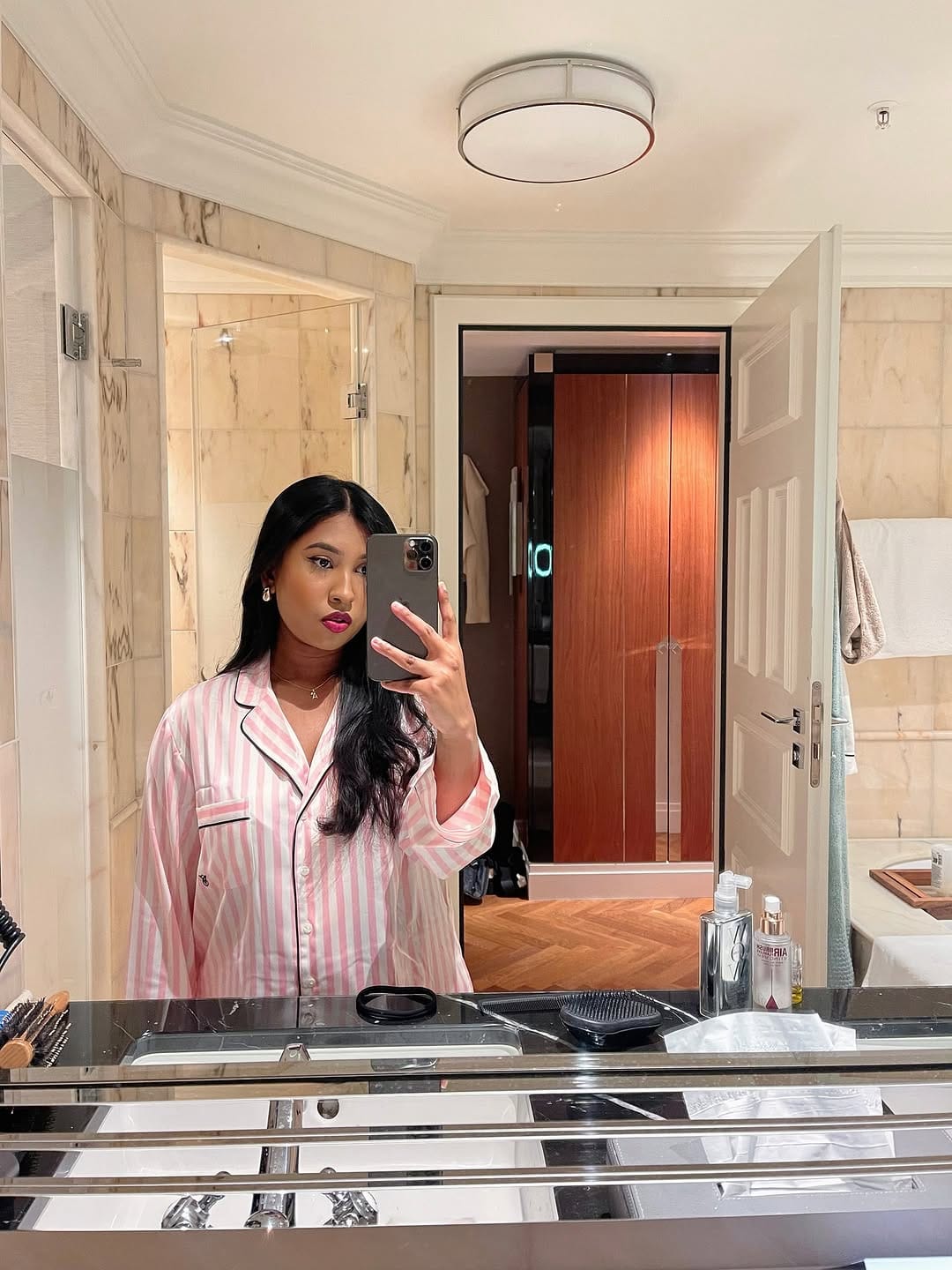 Post 3 by 𝓟𝓻𝓲 / பிரியா ♥ on Instagram (carousel)