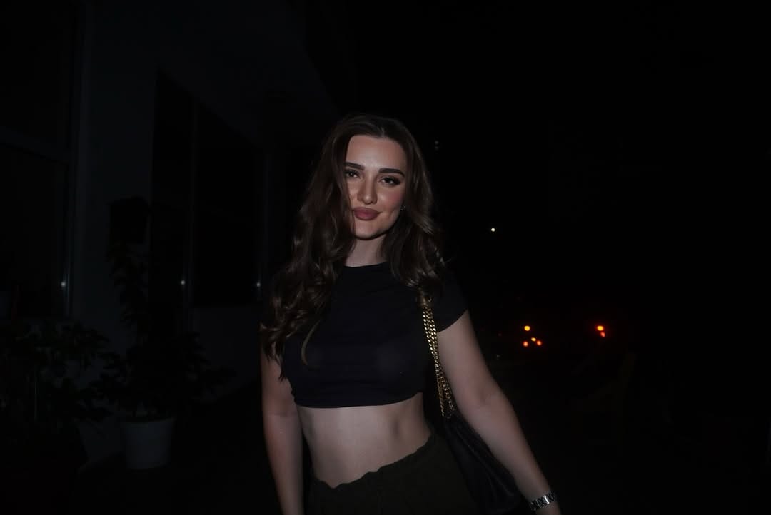Post 2 by 𝐋𝐨𝐧𝐚 𝐋𝐚𝐮𝐫𝐞𝐧𝐚 𝐇.𝐋 on Instagram (image)