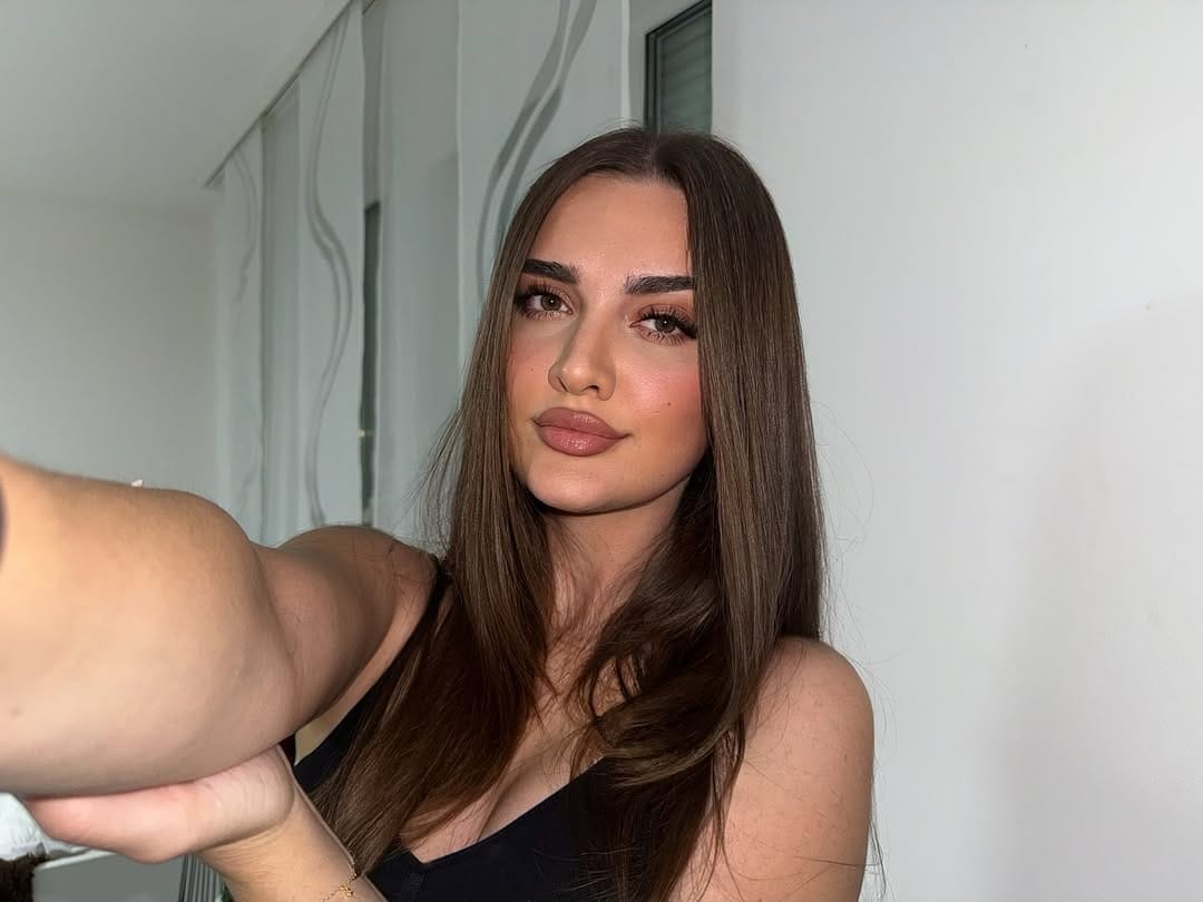 Post 3 by 𝐋𝐨𝐧𝐚 𝐋𝐚𝐮𝐫𝐞𝐧𝐚 𝐇.𝐋 on Instagram (image)