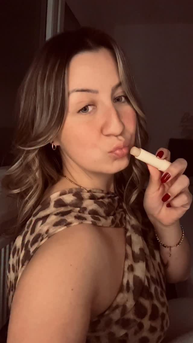 Post 7 by Julia Gal on Instagram (video)