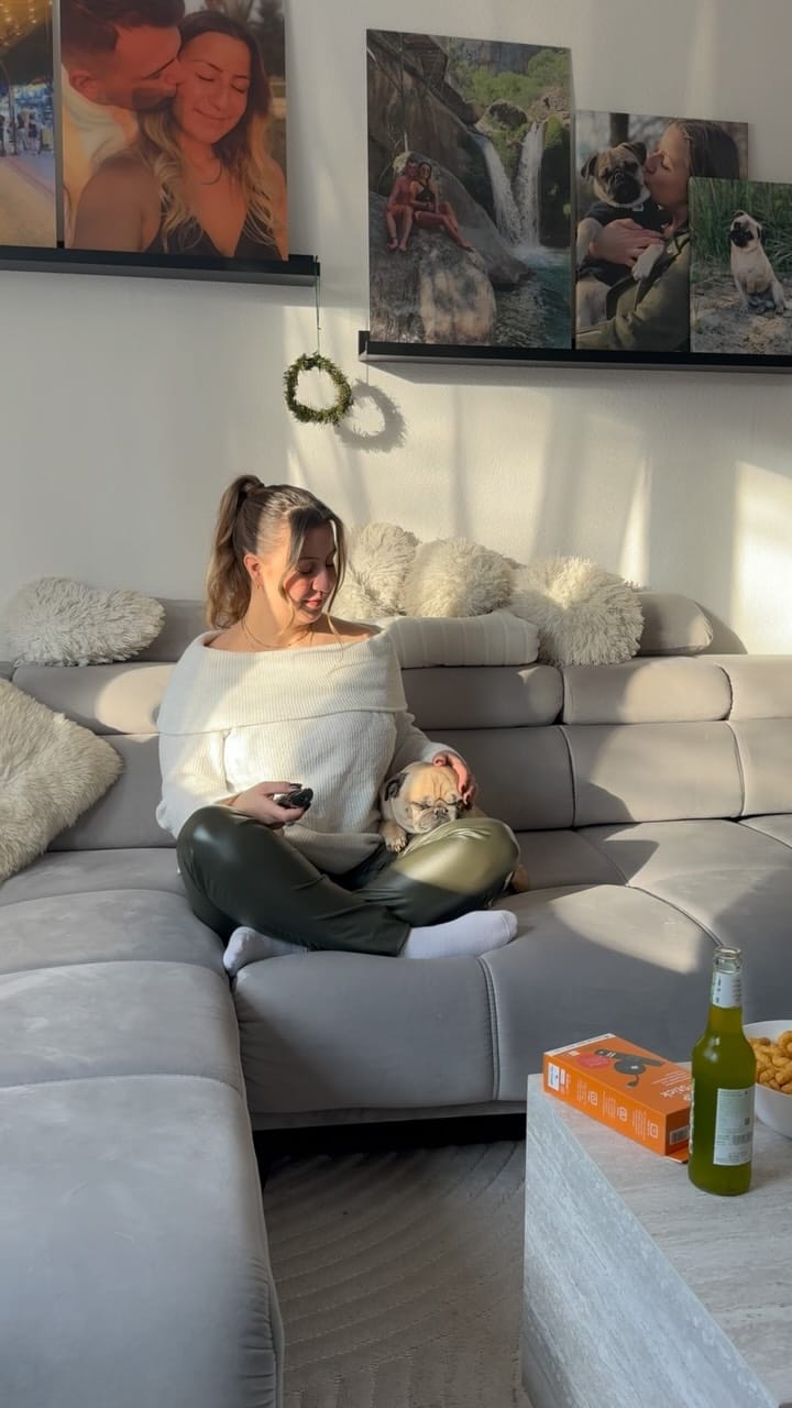 Post 4 by Julia Gal on Instagram (video)