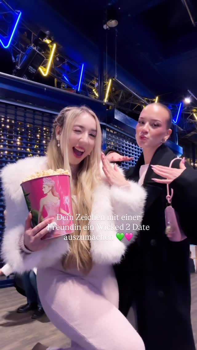 Post 7 by Rebekah Wing - Youtuber💕 on Instagram (video)