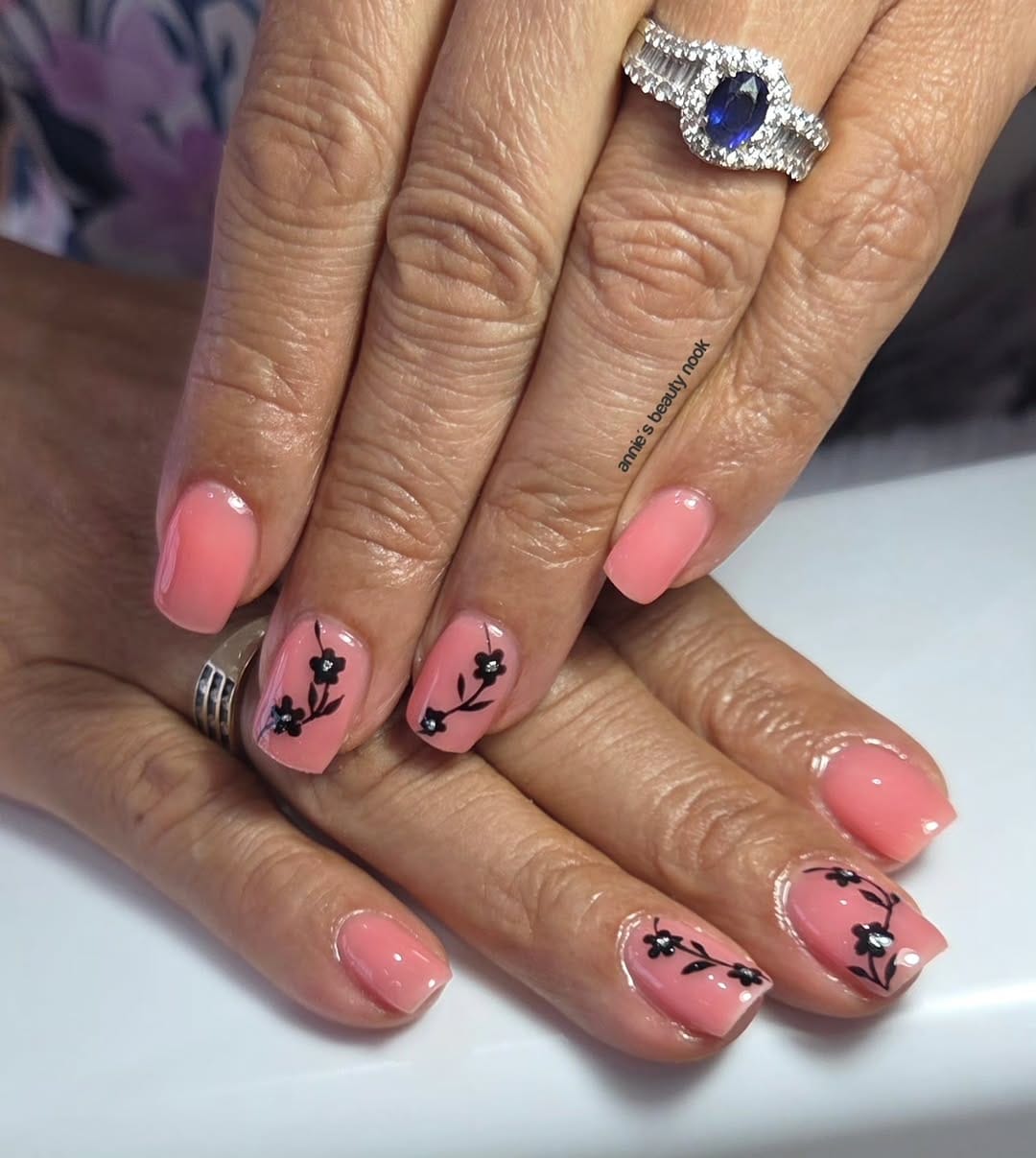 Post 5 by 𝓐𝓷𝓷𝓲𝓮’𝓼 𝓑𝓮𝓪𝓾𝓽𝔂 𝓝𝓸𝓸𝓴 on Instagram (image)