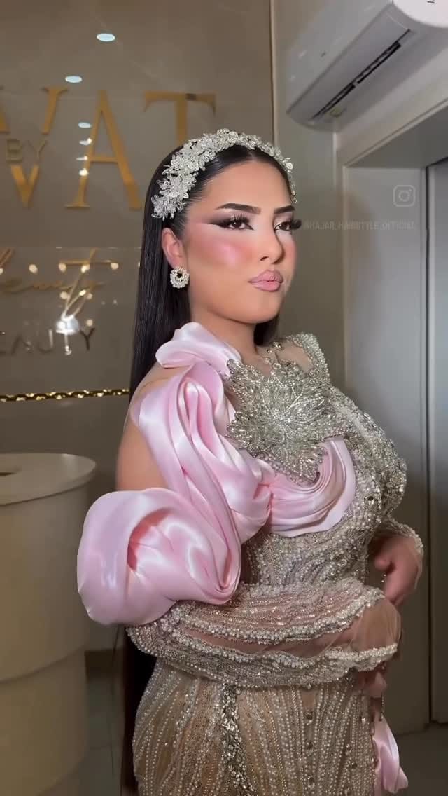 Post 1 by Makeupbymervat on Instagram (video)