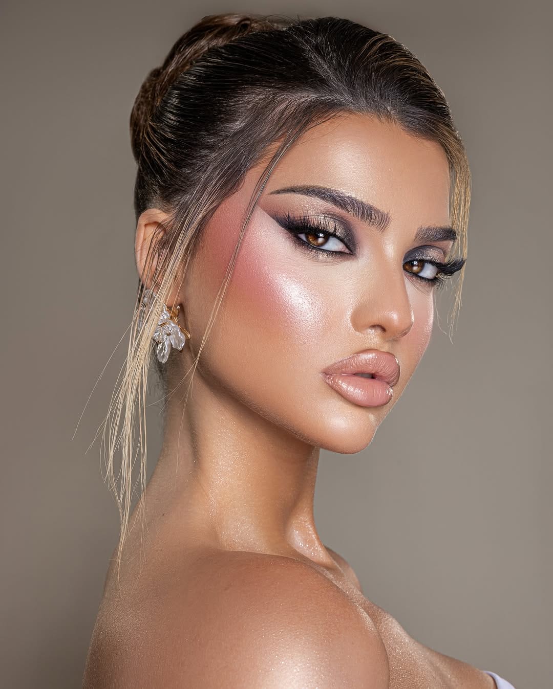 Post 7 by Makeupbymervat on Instagram (image)