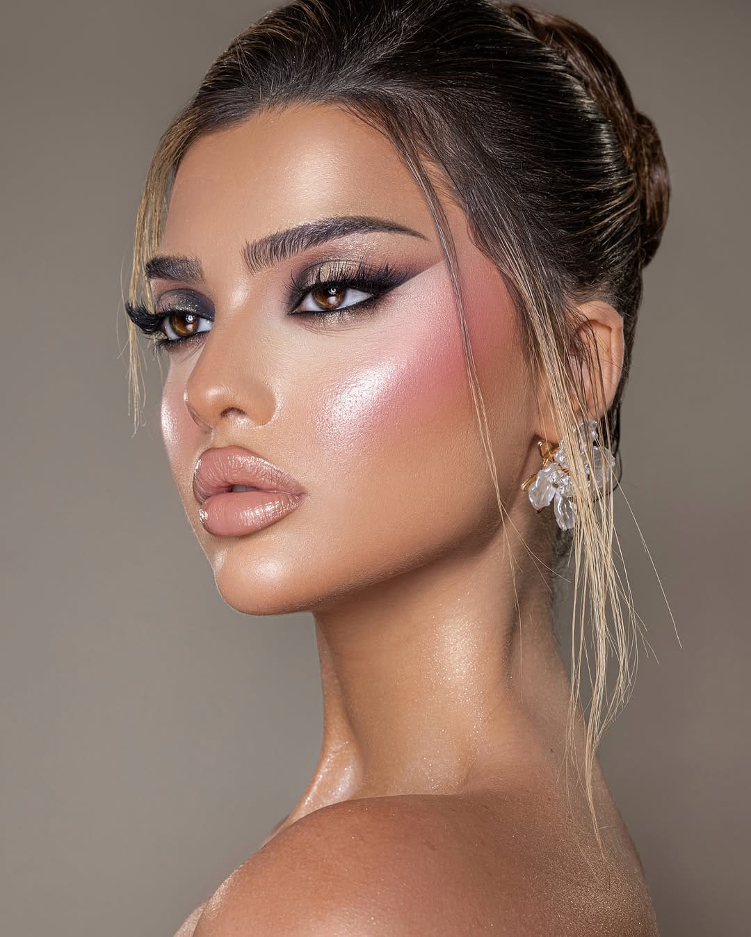 Post 9 by Makeupbymervat on Instagram (image)