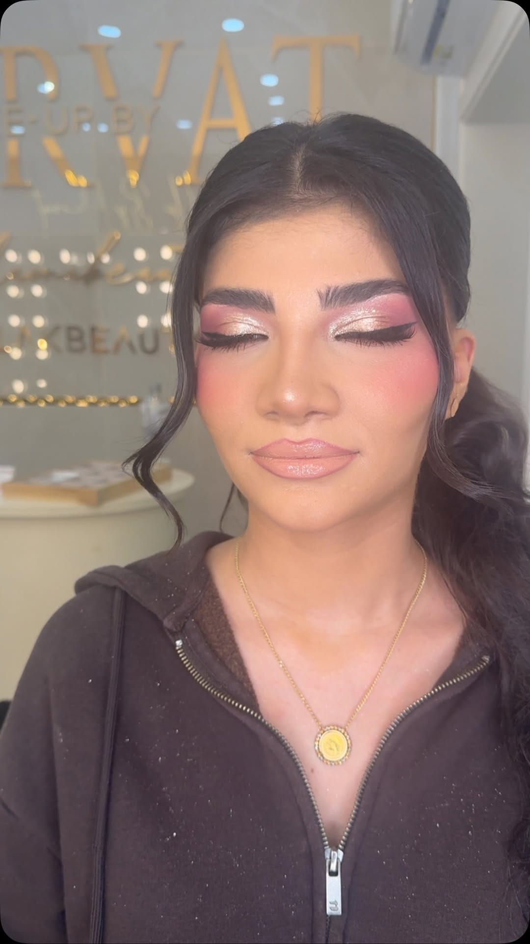 Post 10 by Makeupbymervat on Instagram (video)