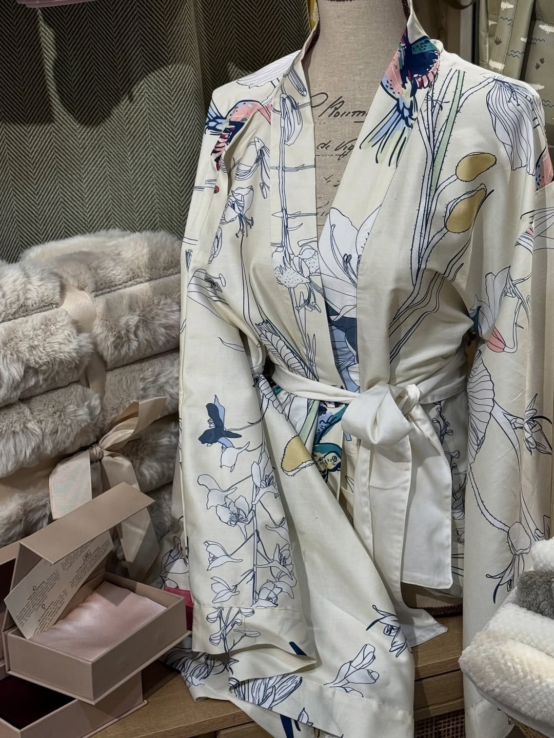 Post 1 by White Goose 🌿 Linen & More on Instagram (carousel)
