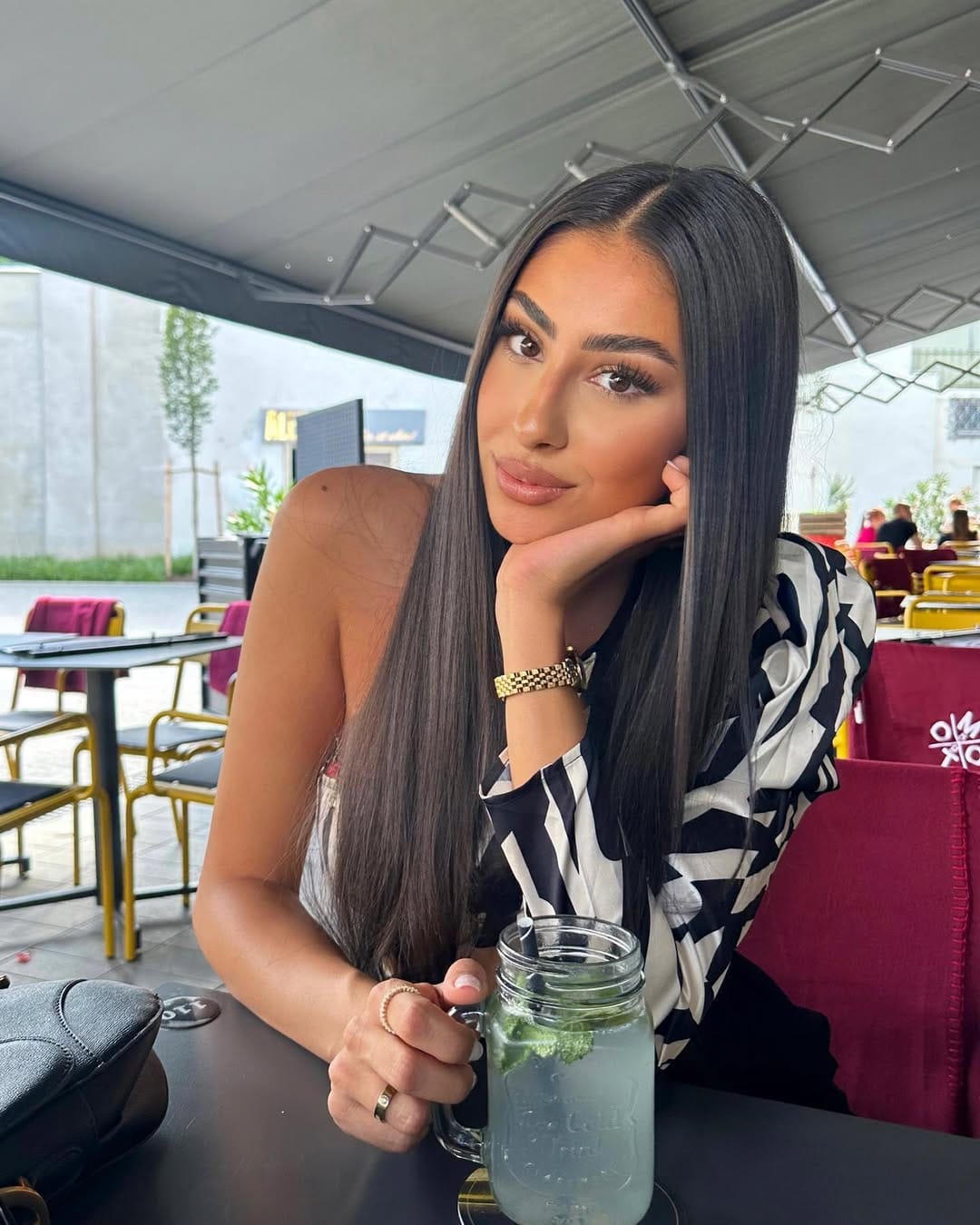 Post 10 by 𝐄 𝐃 𝐄 𝐒 𝐒 𝐀 on Instagram (image)