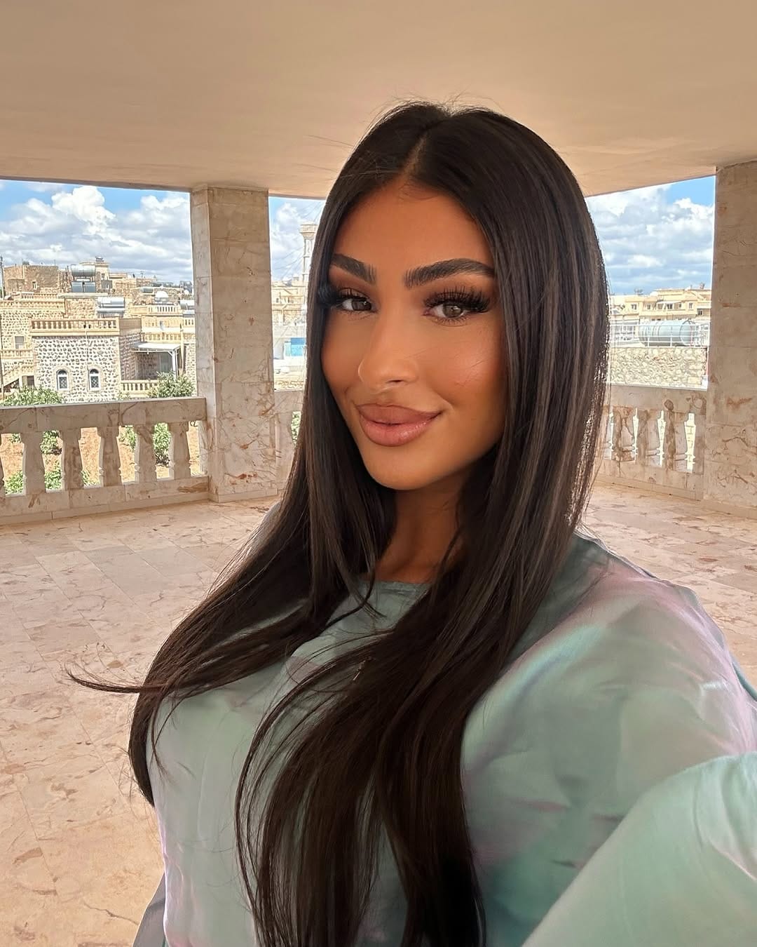 Post 7 by 𝐄 𝐃 𝐄 𝐒 𝐒 𝐀 on Instagram (image)