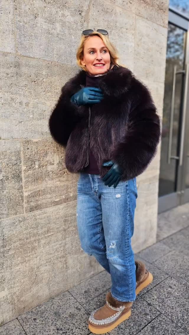 Post 9 by Pia Bogatz  Fashion und Style on Instagram (video)