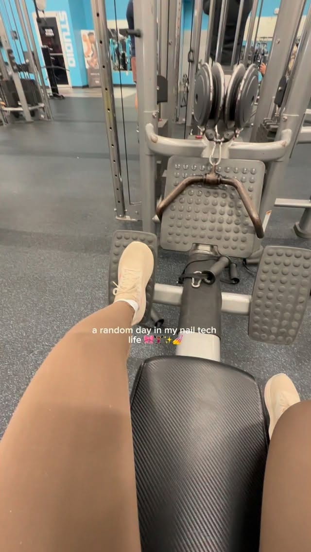 Post 2 by Lafayette & HTX Master Nail Tech | Mentor on Instagram (video)