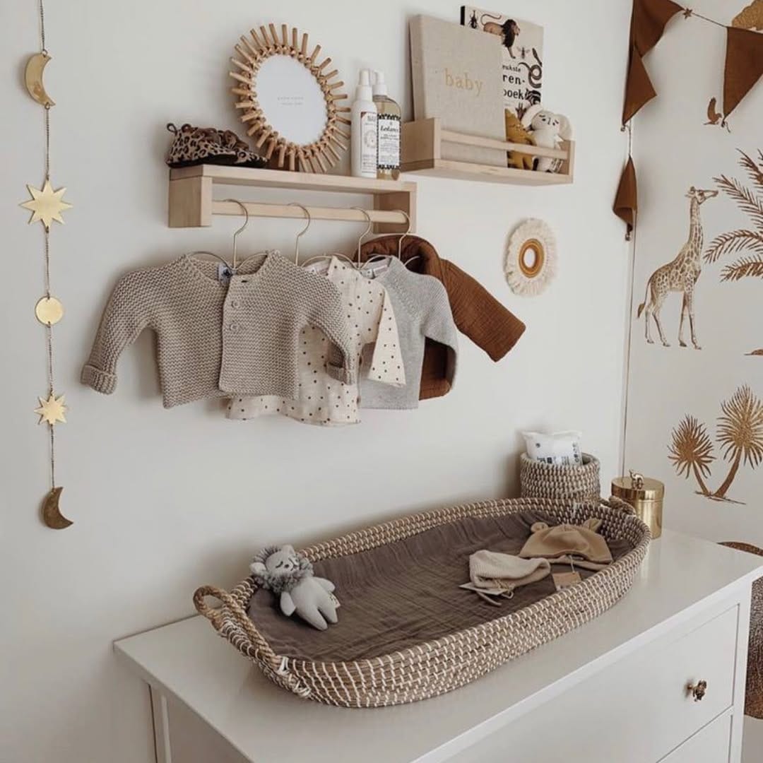 Post 4 by interior_apartmentdesign on Instagram (image)