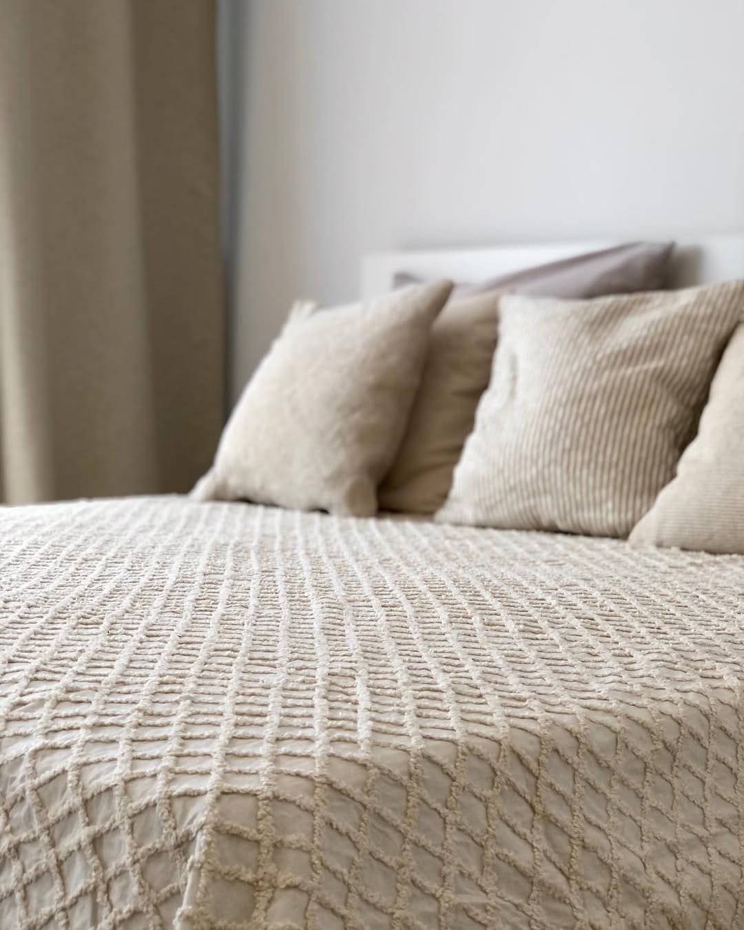 Post 10 by interior_apartmentdesign on Instagram (image)