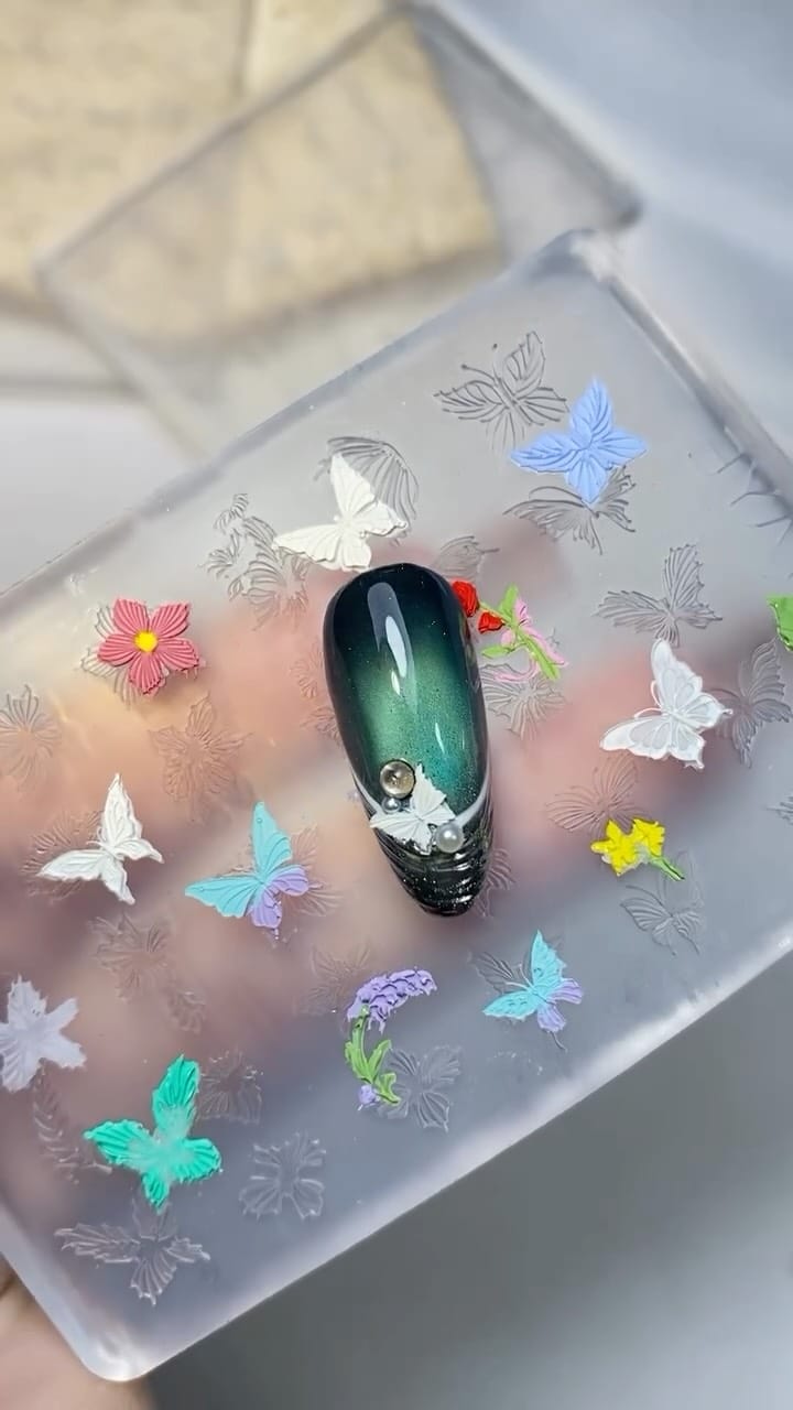 Post 2 by Lavis Nail System (All products for nail beauty) on Instagram (video)