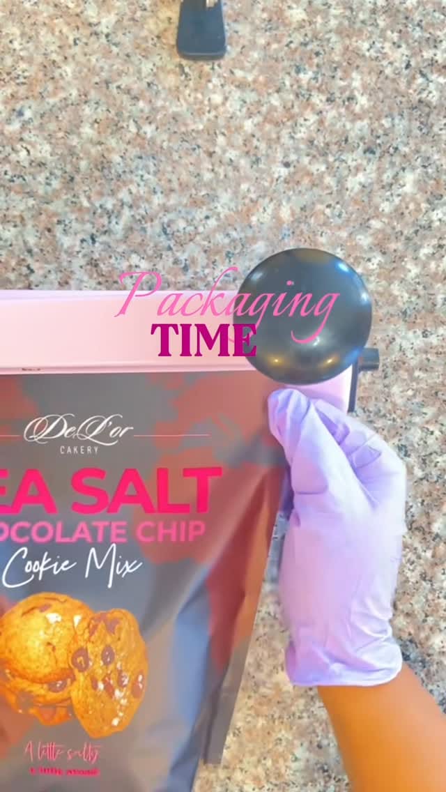 Post 3 by De L'or Cakery 🧁| Baker 🧁| NYC on Instagram (video)