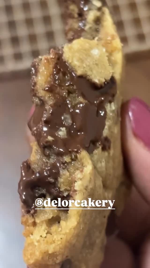 Post 2 by De L'or Cakery 🧁| Baker 🧁| NYC on Instagram (video)