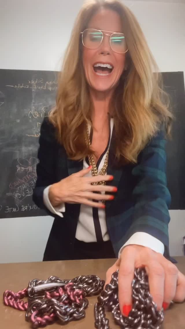 Post 5 by FINERBLACK Jewelry on Instagram (video)